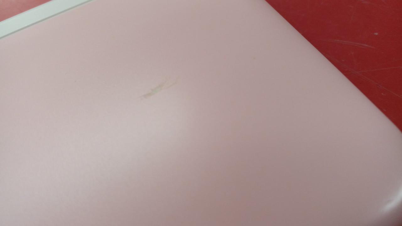 外装にキズがあります。