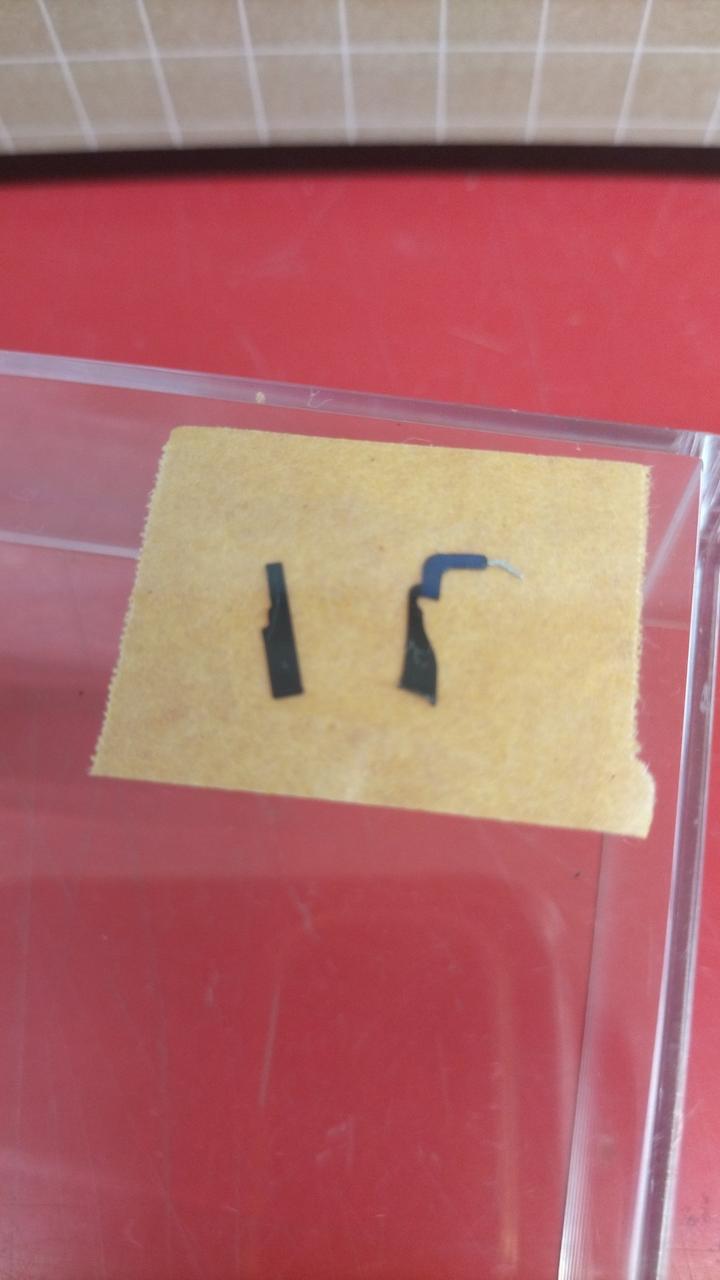 画像のように固定しています。