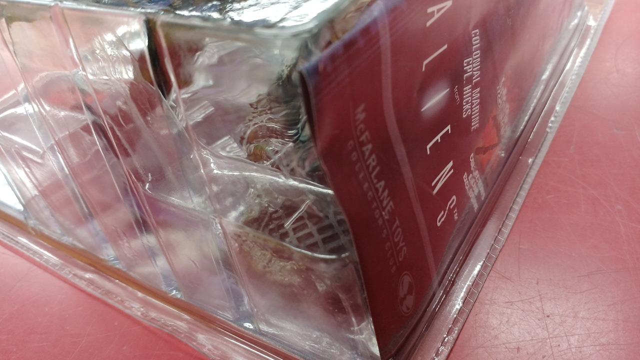 ブリスター破損しています