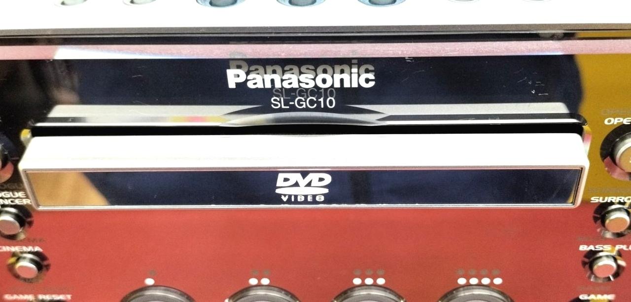 トレイ途中で止まります。