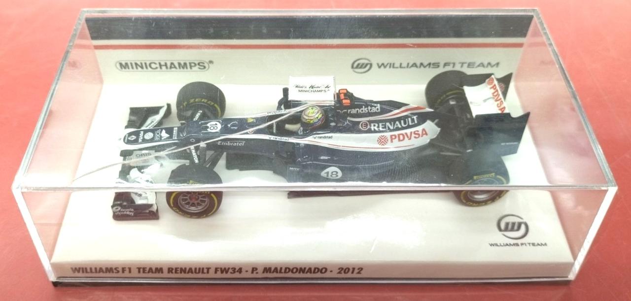 ケースにヒビが入ってます。