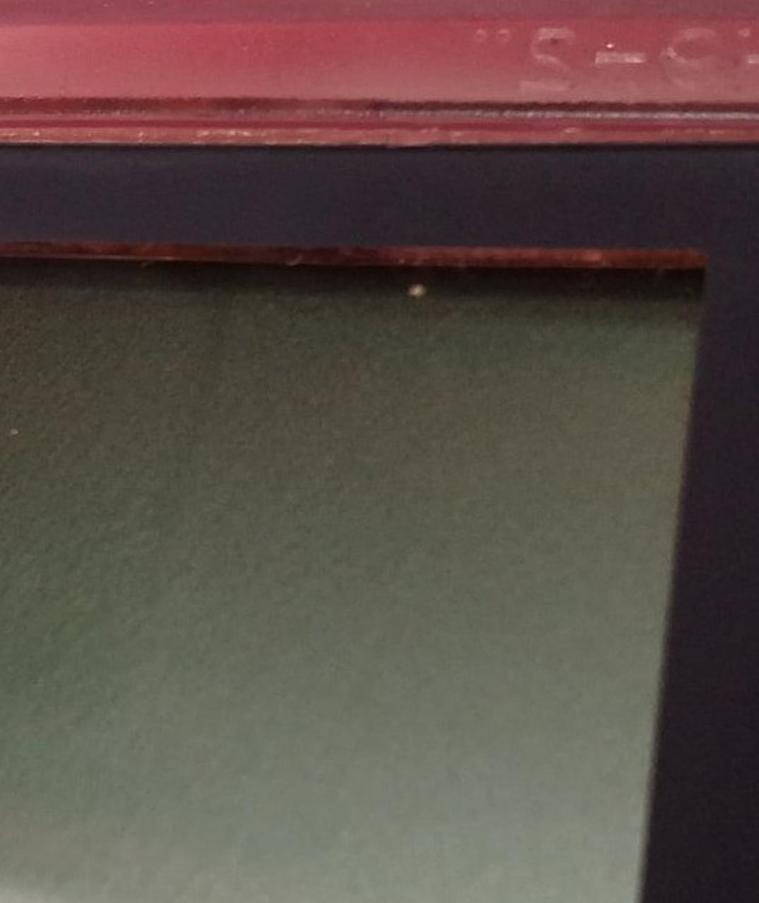 液晶内部に汚れあります。