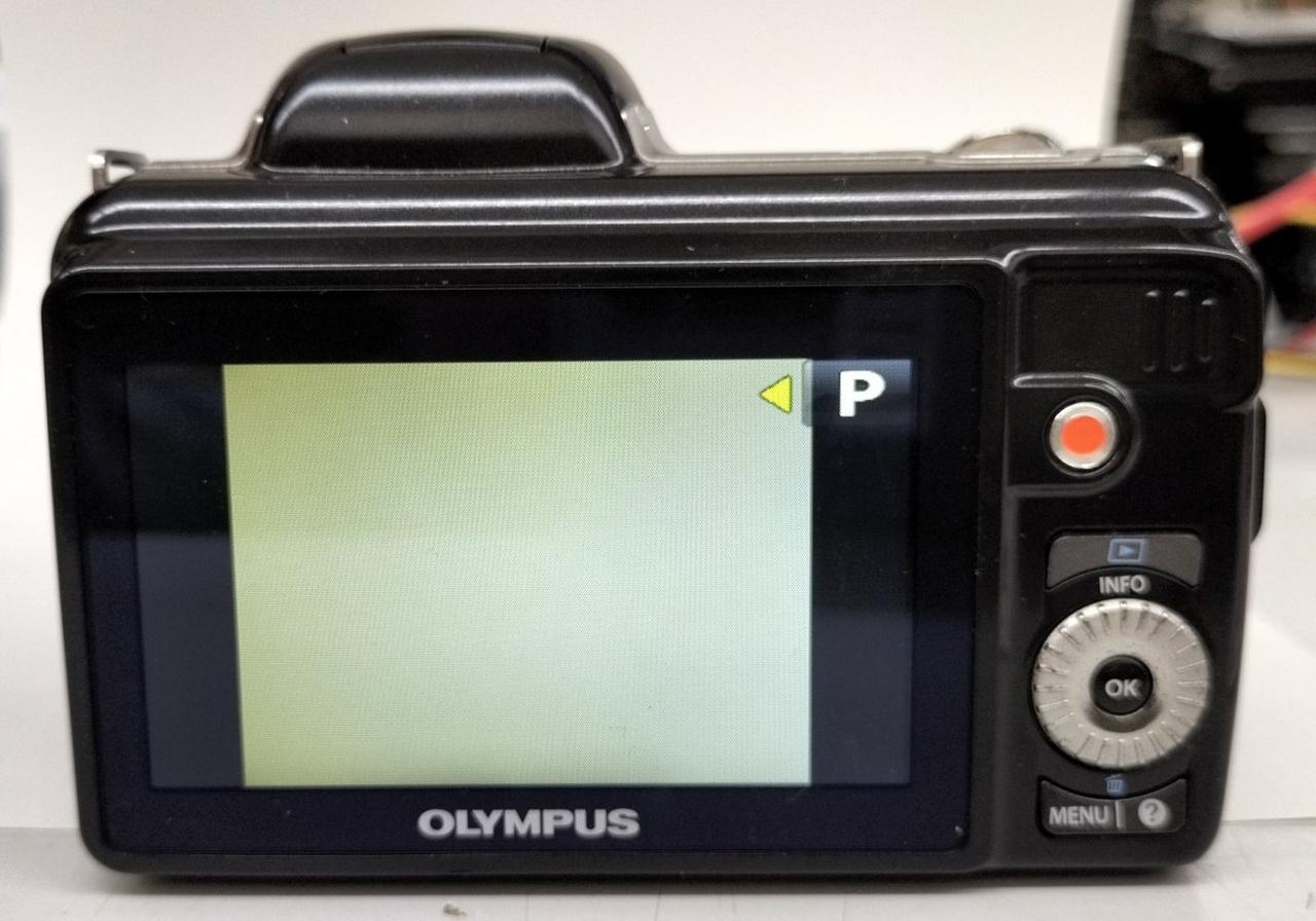 液晶左側黄ばみあります。