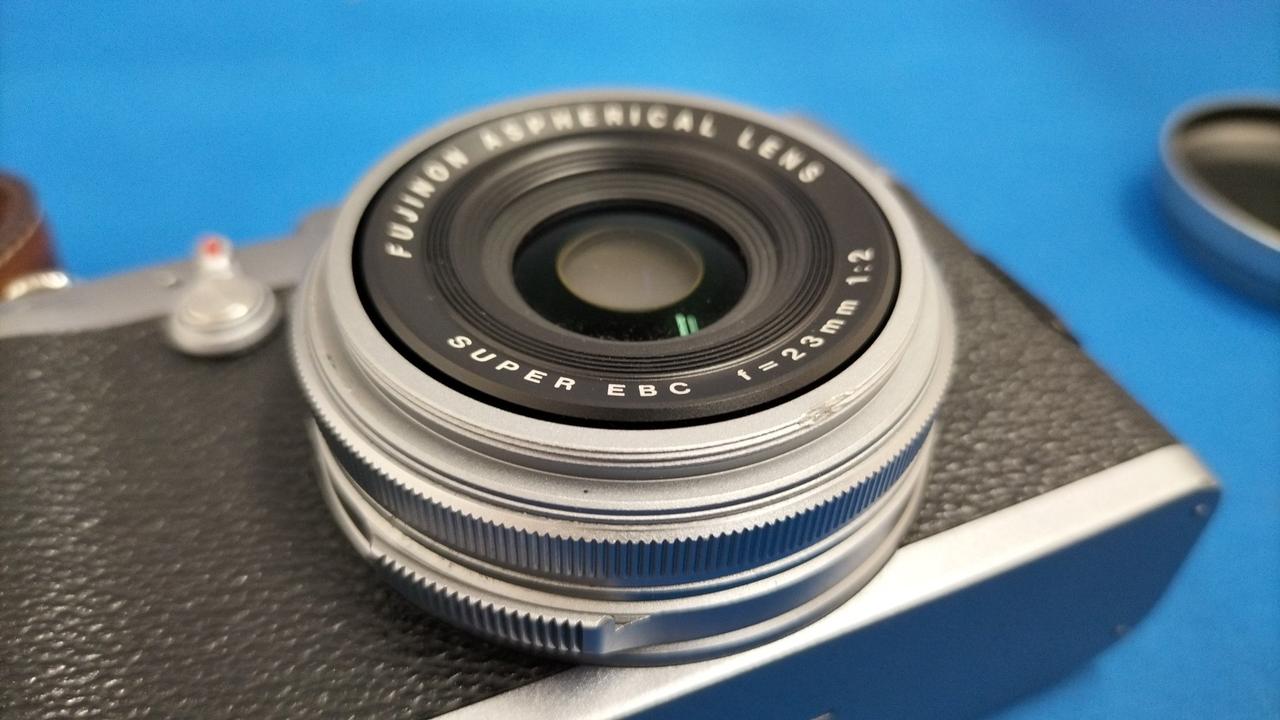 レンズ下部打痕あり