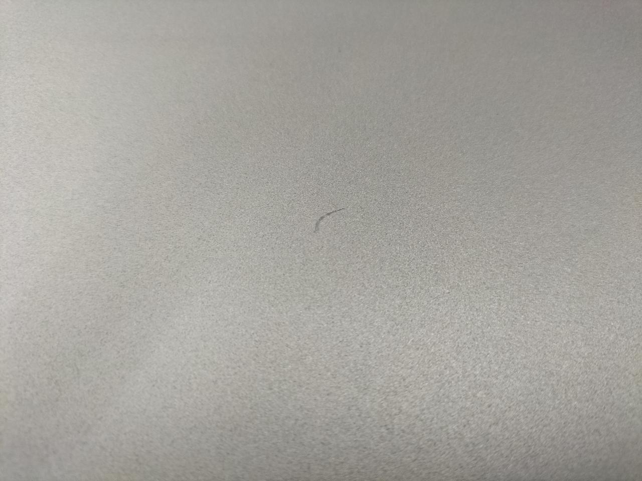 上面にキズあり