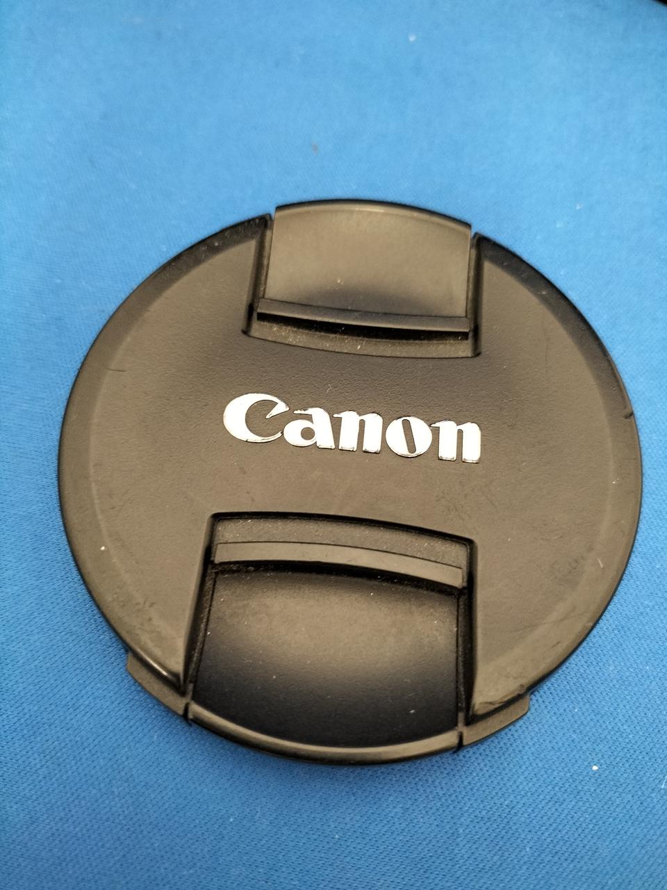 レンズキャップはキヤノンです