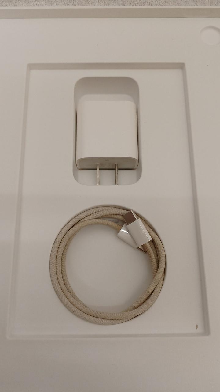 黄ばみ・タバコ臭あり