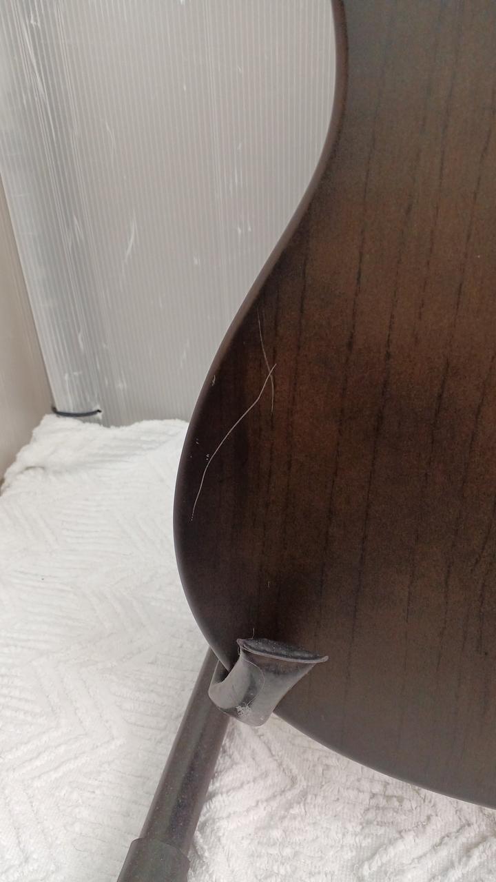 キズあります。