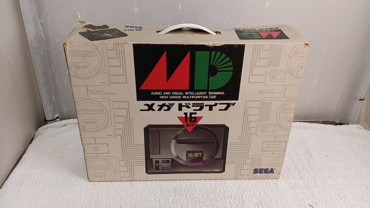 ※箱全体的に傷みあります。