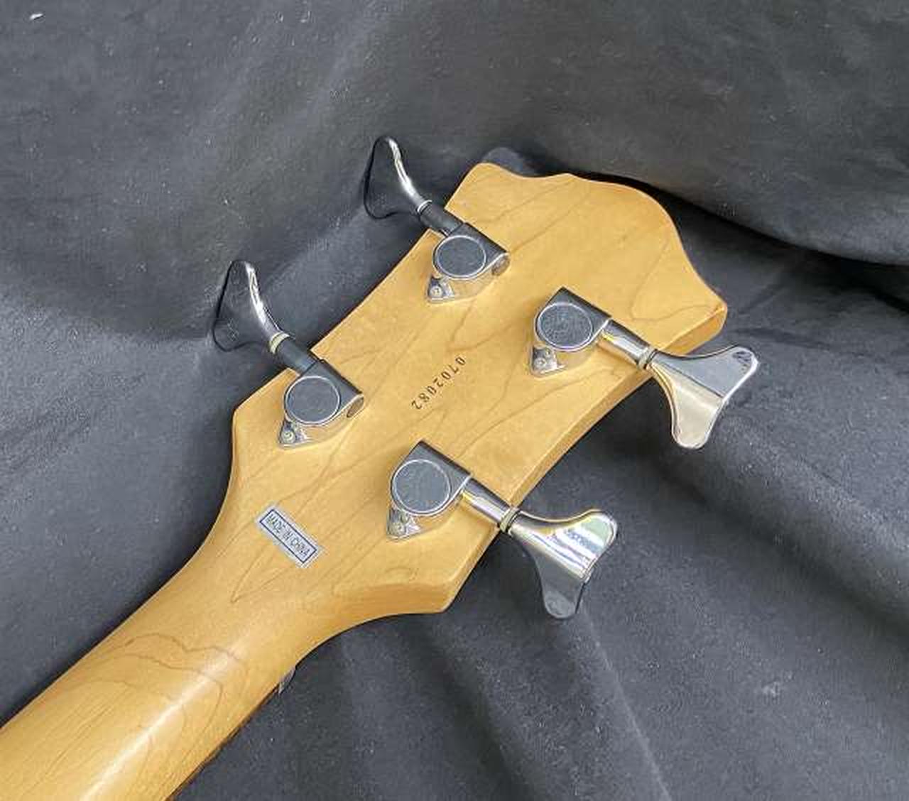 【代表的変型ベース】MOCKINGBIRD BASSΩ 楽器 ギター・ベース本体 ベースギター