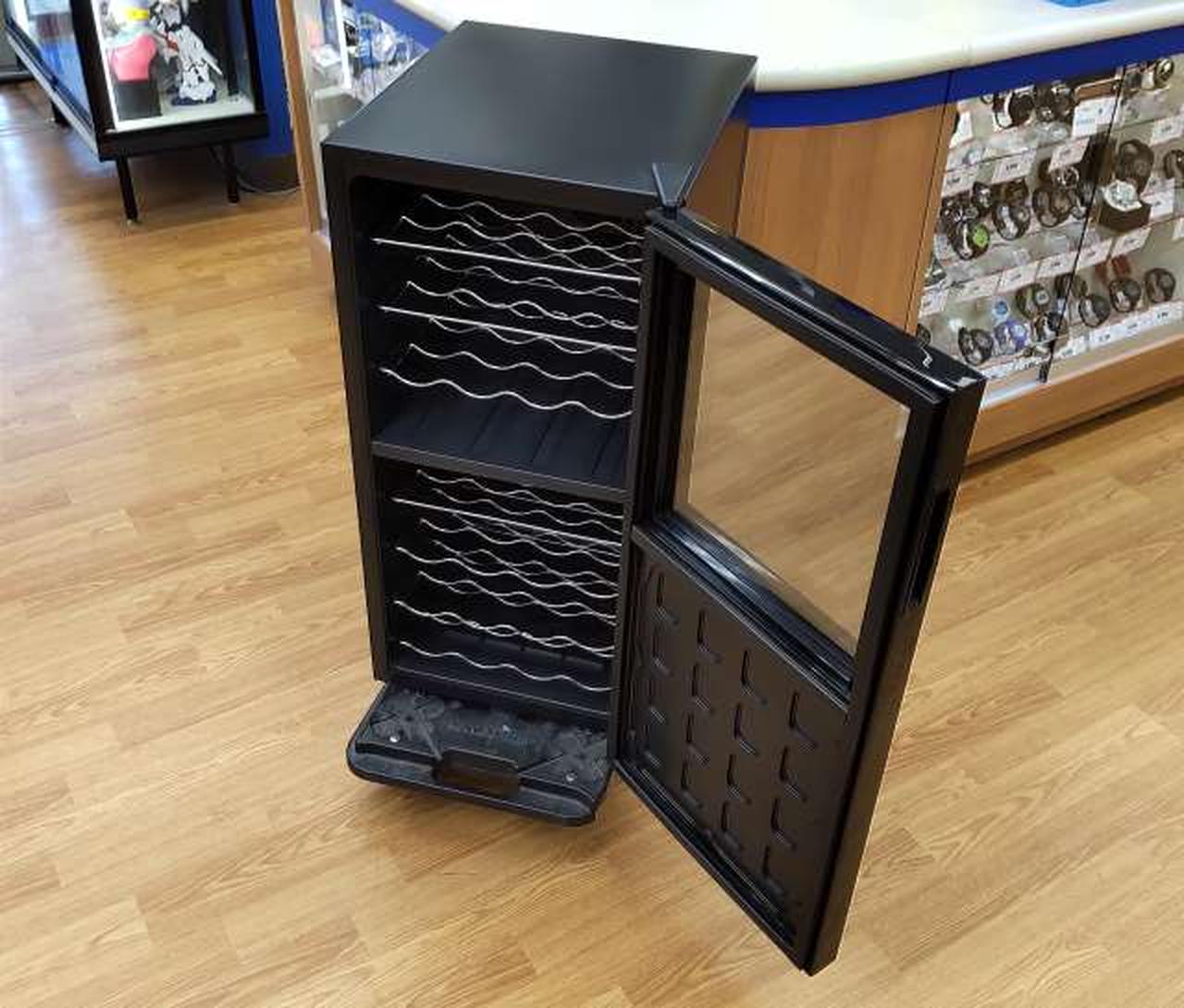 ワインセラー　コンポジット コンポジット社のワインセラーです。