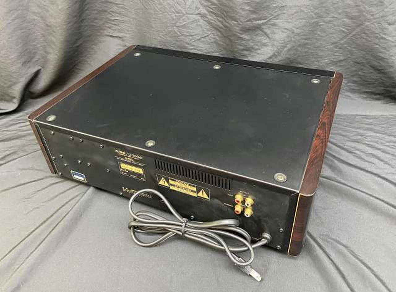 ラックスマン(LUXMAN)|【出力回路に3極真空管を採用】CD