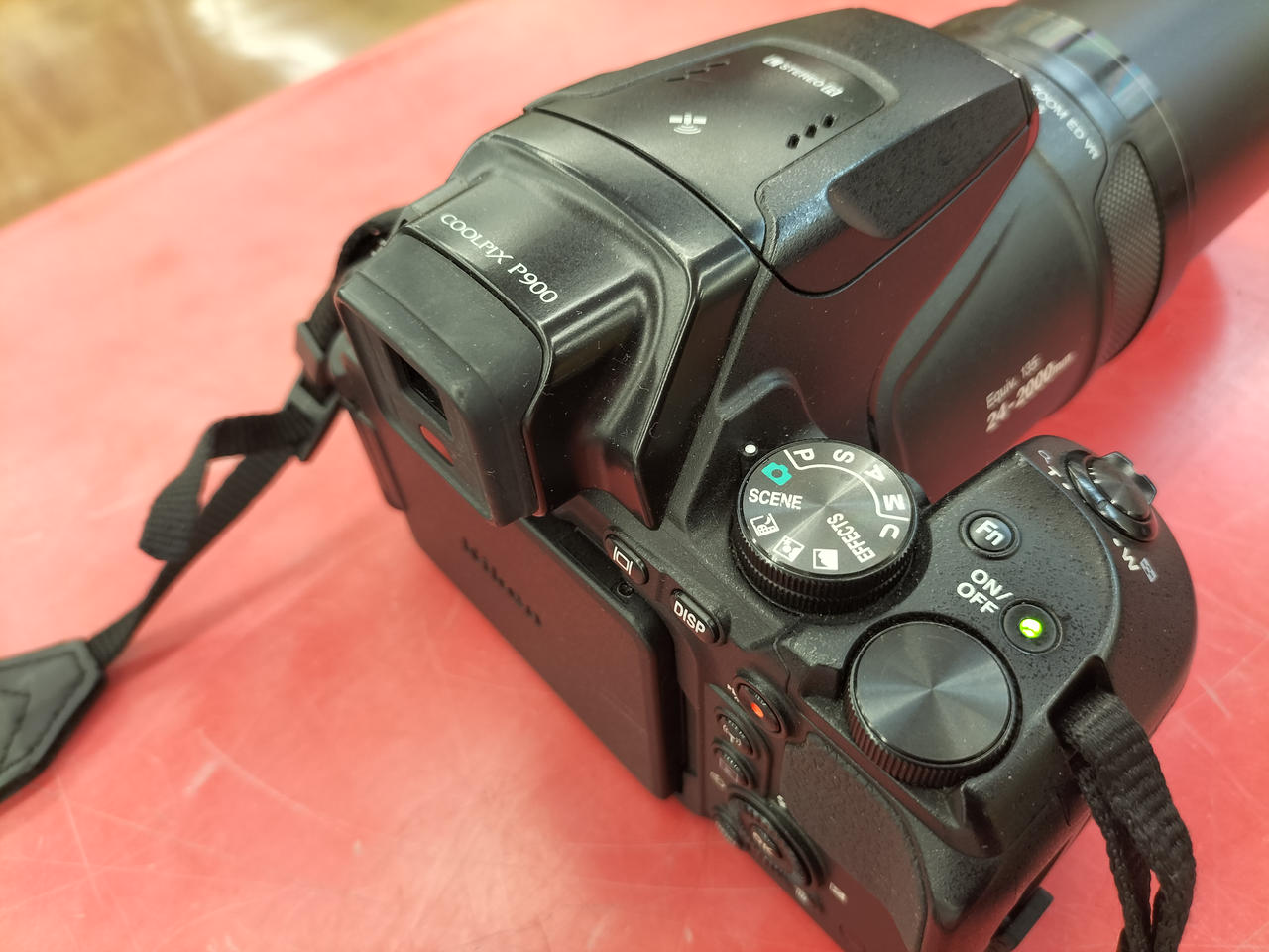 Nikon COOLPIX P900 デジタルカメラ　クールピクス　美品　83倍 特別企画：本体だけでここまで！ニコンCOOLPIX P900で「月」を