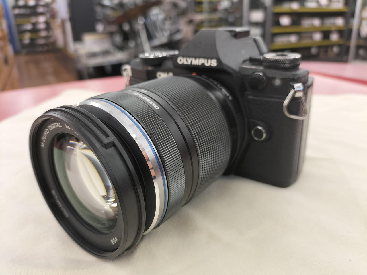 OLYMPUS ミラーレス一眼カメラ 交換レンズ付き OLYMPUS|ミラーレス一眼|【ハードオフ公式通販】オフモール