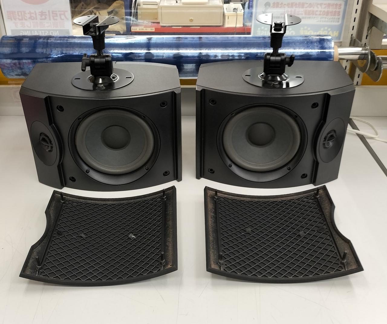BOSE スピーカー　301V 天吊り金具付き　LRペア BOSE スピーカー 301V 天吊り金具付き LRペア BOSE スピーカー 301V 天