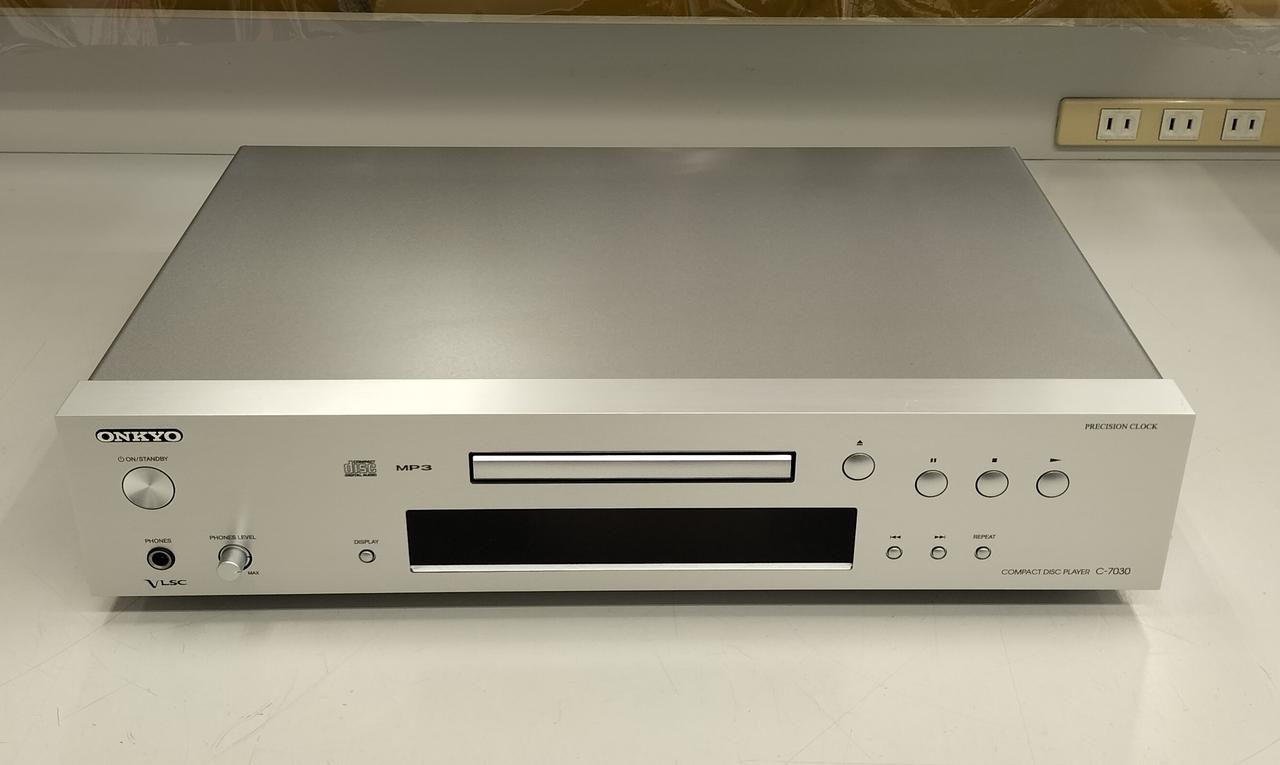 ジャンク ONKYO オンキョー C-7030 CDプレイヤー キズ多 ONKYO C-7030