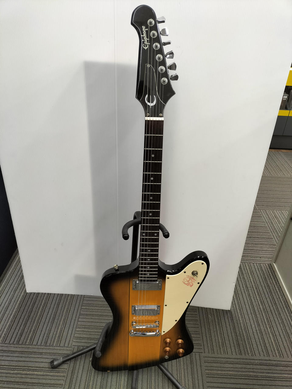 。Epiphone エピフォン ギター　エレキギター　弦楽器　一部欠損あり Epiphone エピフォン ギター エレキギター 弦楽器 一部欠損あり
