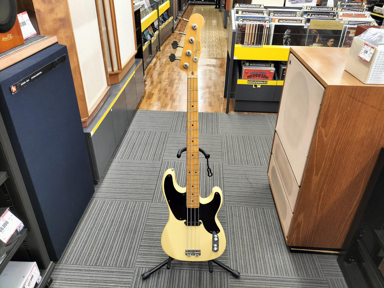 ★Fender Japan JVシリアル期ベースケース 新同美品 デッドストック Fender Japan JVシリアル！】はたして本物か？ネックポケットに