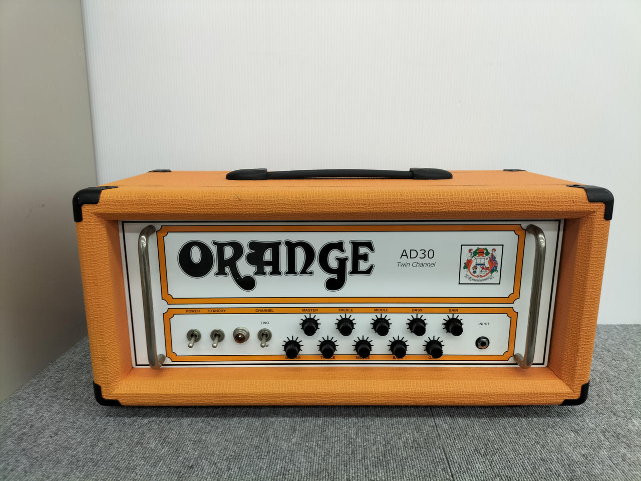 MCヘッドアンプ 新しい小型真空管 Nutube 搭載の小さなアンプヘッド VOX MV50