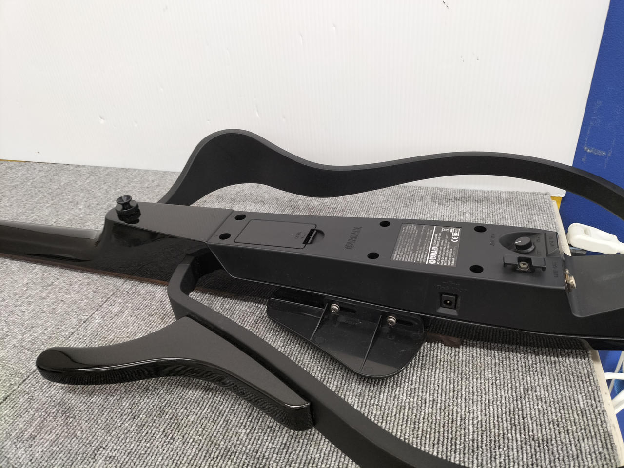 一郎 サイレントギター ヤマハ(YAMAHA)|サイレントギター