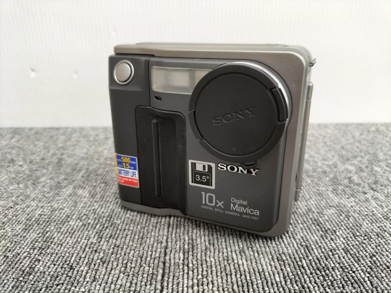 ジャンク　レトロカメラ、ビデオ、デジカメ、携帯ラジオ、メモリーカード　など8点 Yahoo!オークション -「ビデオカメラ レトロ」の落札相場・落札価格