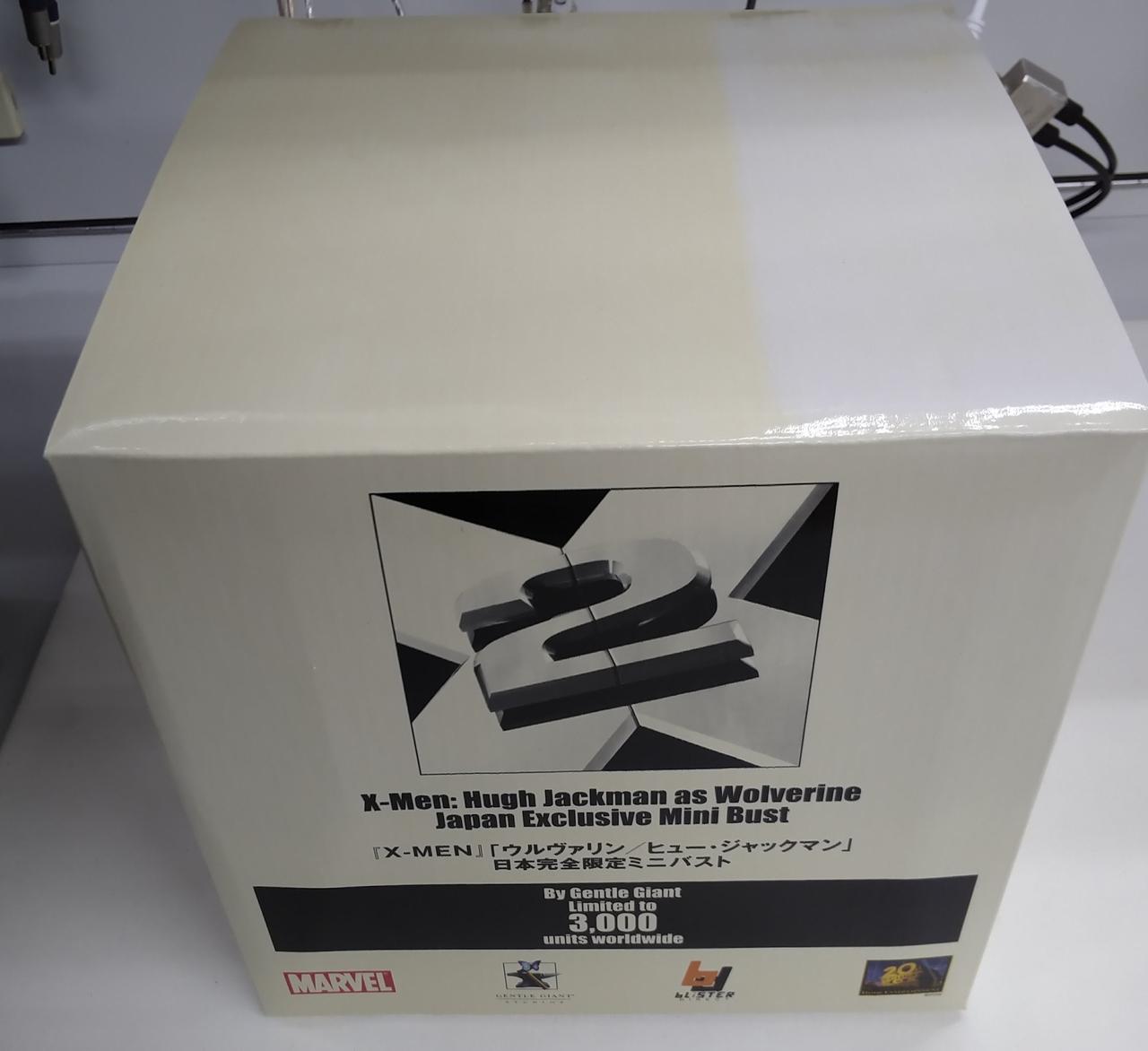 ダンボールに色焼けあります