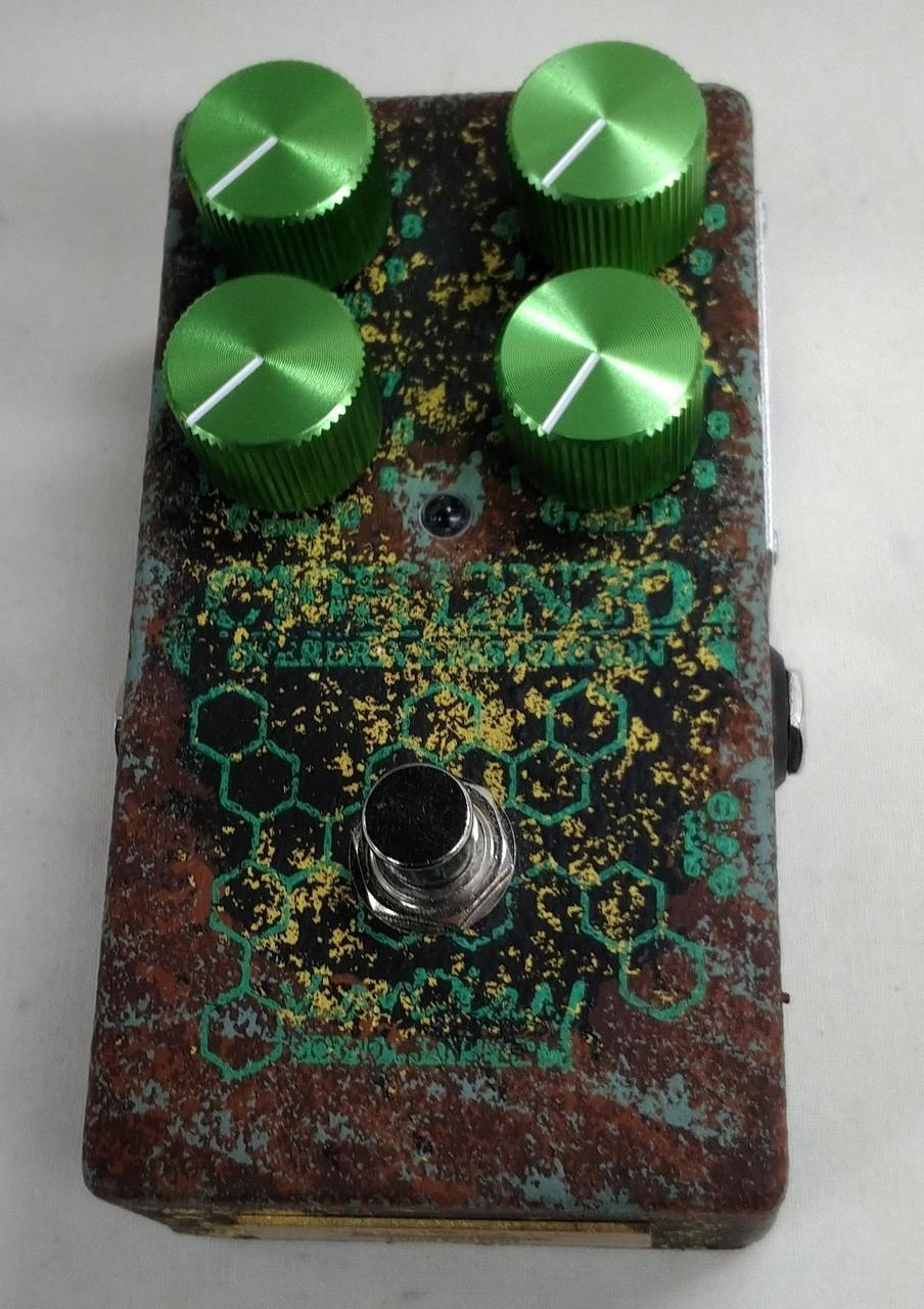 volツマミ左上にガリがあります