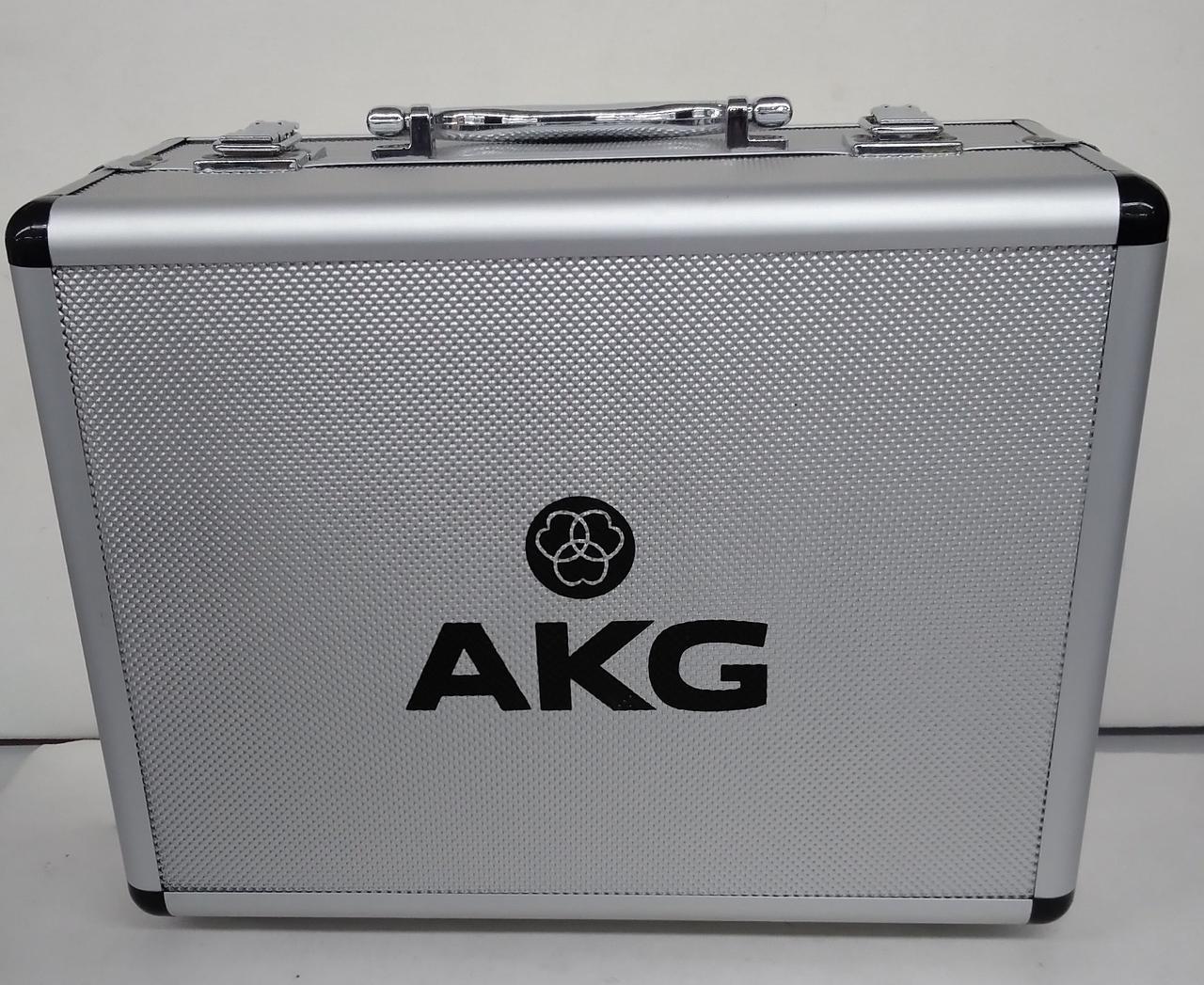 ハードケース付きです