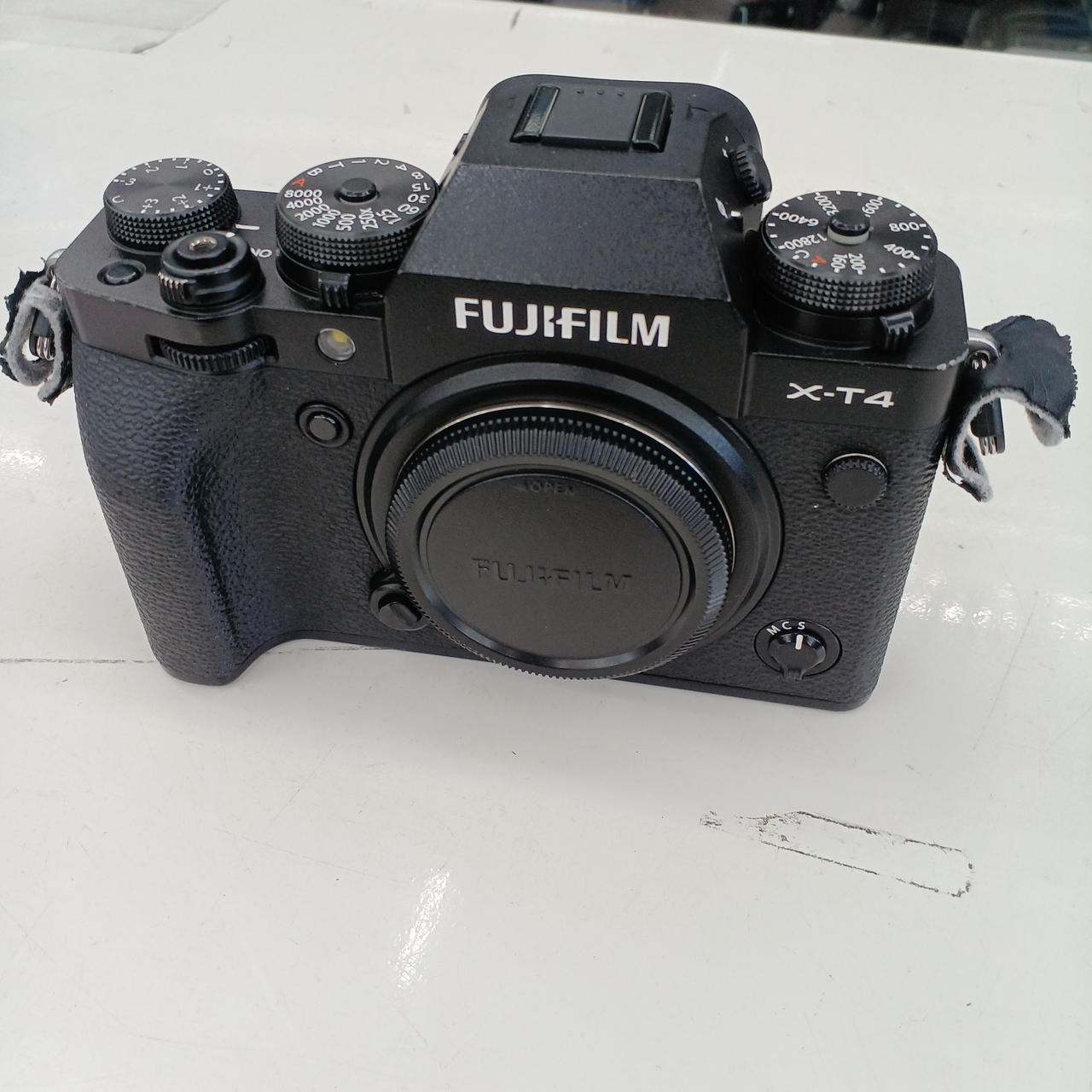 富士フイルム - 【新品同様】【保証残】fujifilm x-t4 ボディ Amazon | Fujifilm X-T4 Mirrorless Digital Camera [Body Only