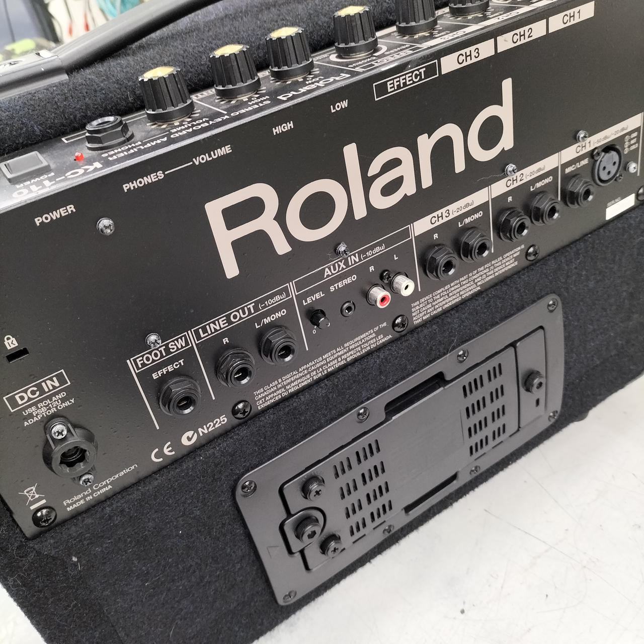 限定出品　美品Roland KBアンプKC-110KB￼ユーティリティ機能￼ Roland 【展示品】KC-110 ステレオ キーボード アンプKC110