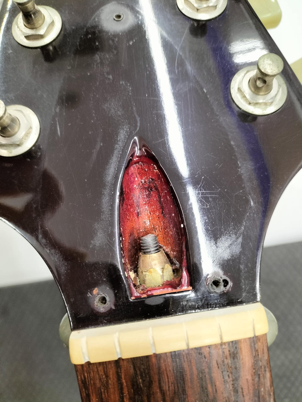 トラスロッド大分締まっています