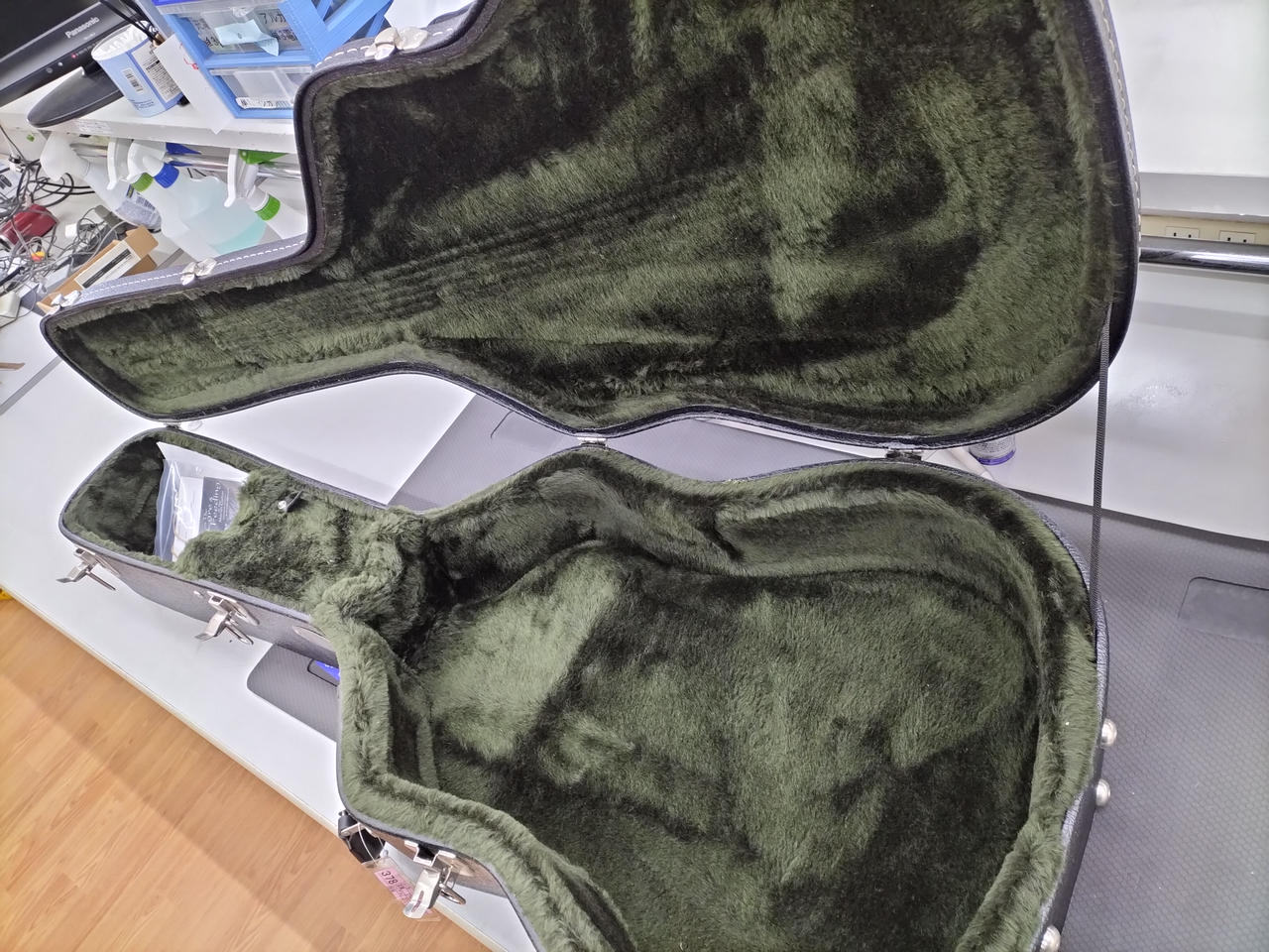 ハードケース付き