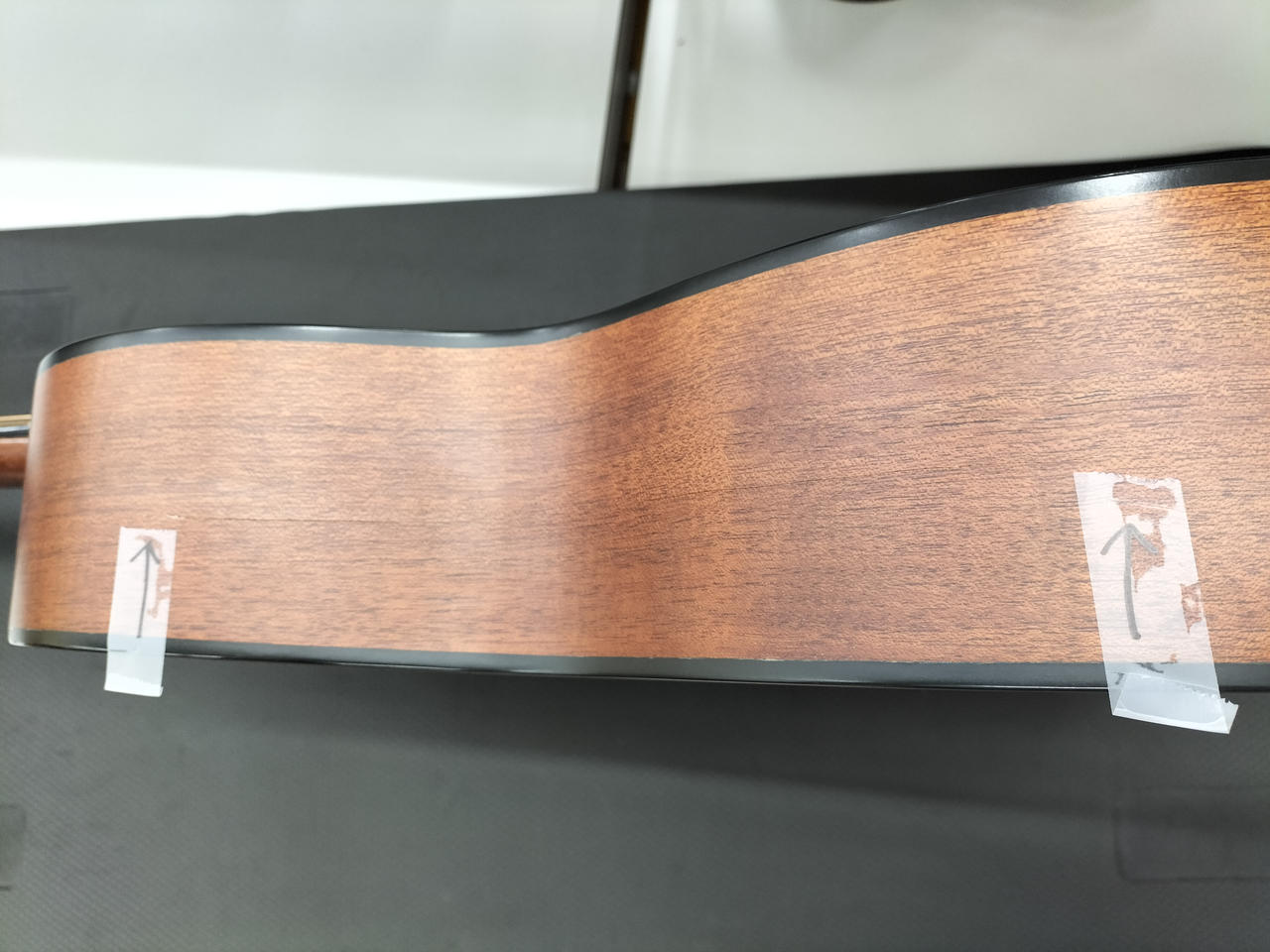 矢印から矢印まで割れがあります