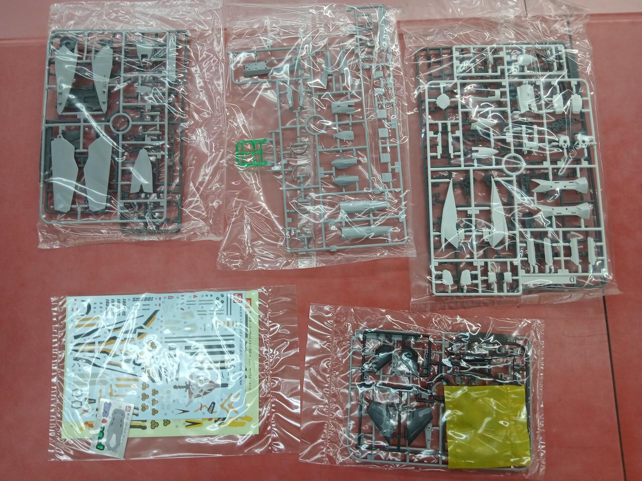 BANDAI|1/72 3形態完全変形モデルVF-25S|【ハードオフ公式通販】オフ