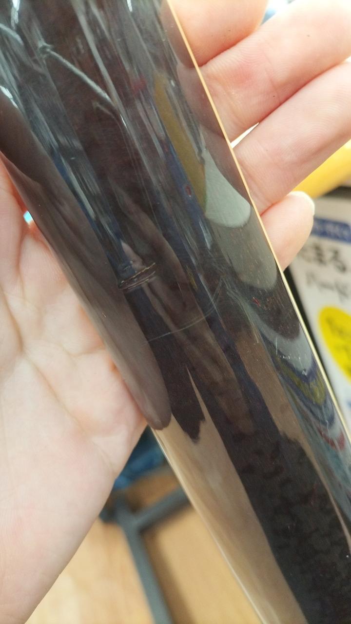 光の加減次第では割と白濁目立ちます