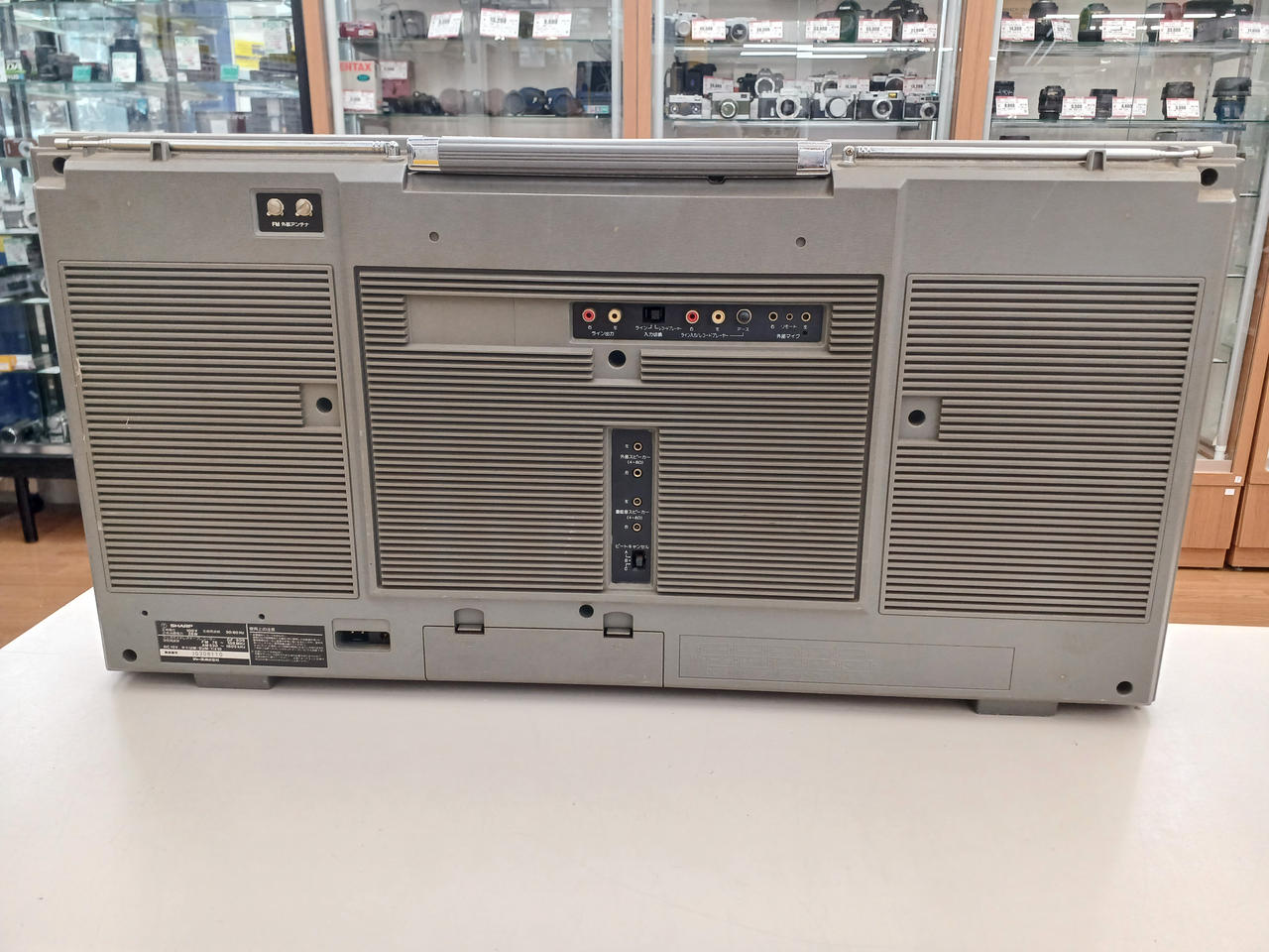 SHARP　大型ラジカセ　GF-909。 念の為、ジャンク品としての出品です。 シャープ○SHARP GF-909○大型ラジカセ○ジャンク○