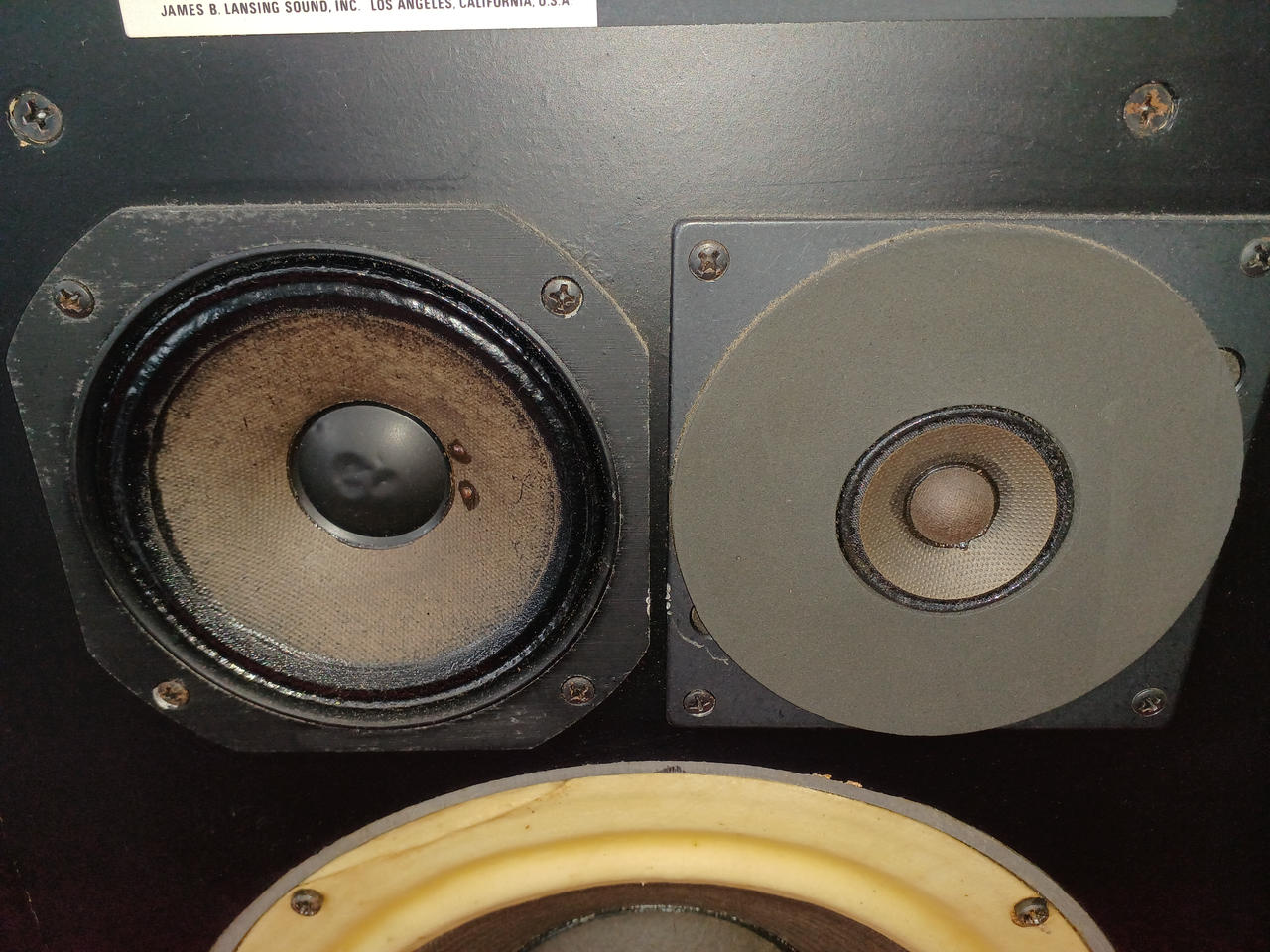 スコーカーエッジ凹み