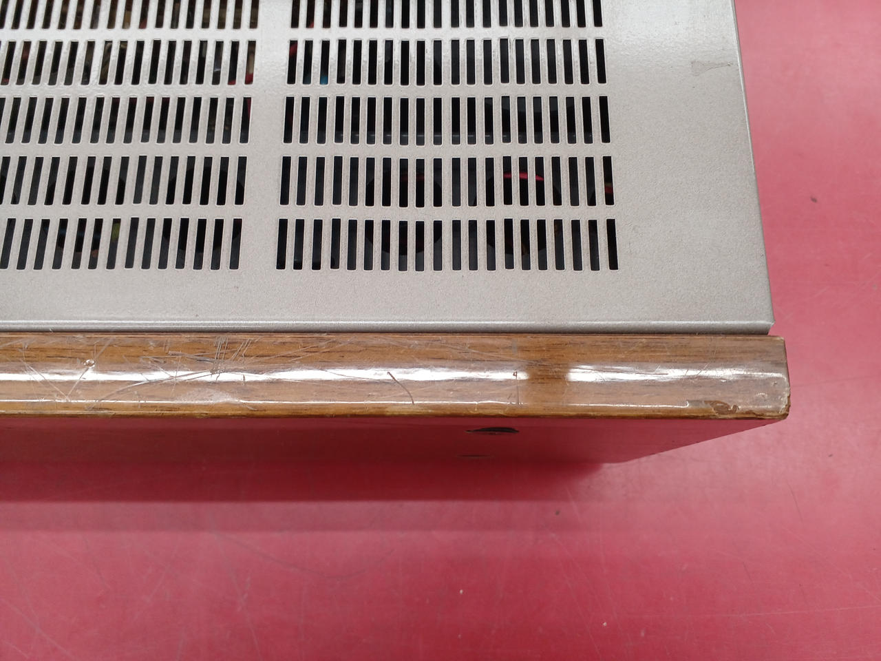 木目パネルヒビ