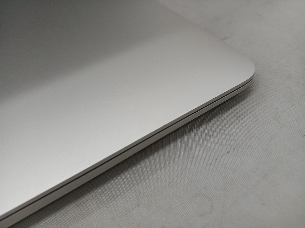 小さい打痕あります