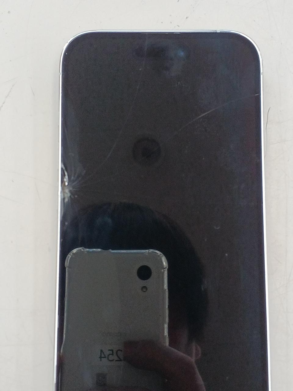 画面割れてます