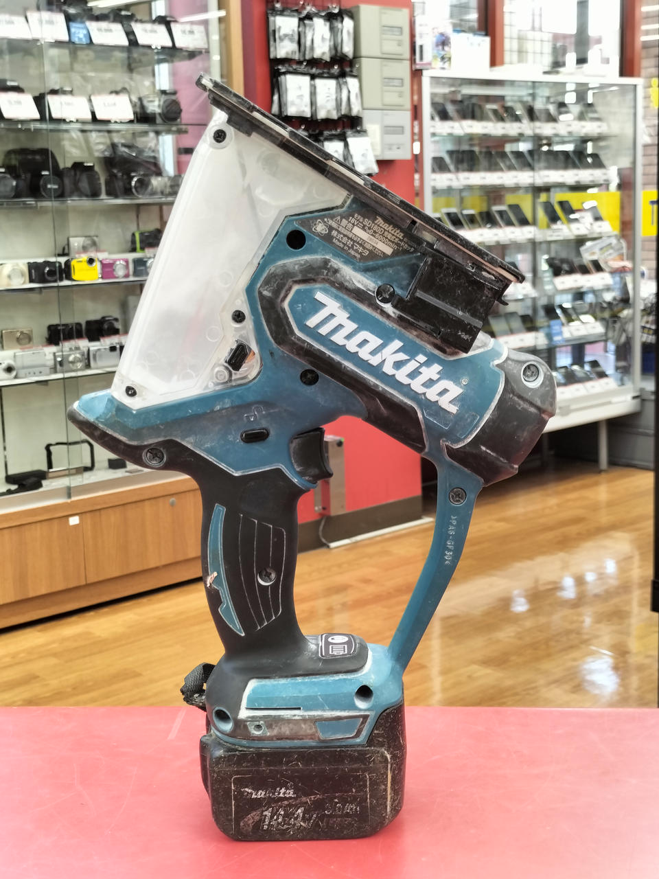 バッテリーは付属しません