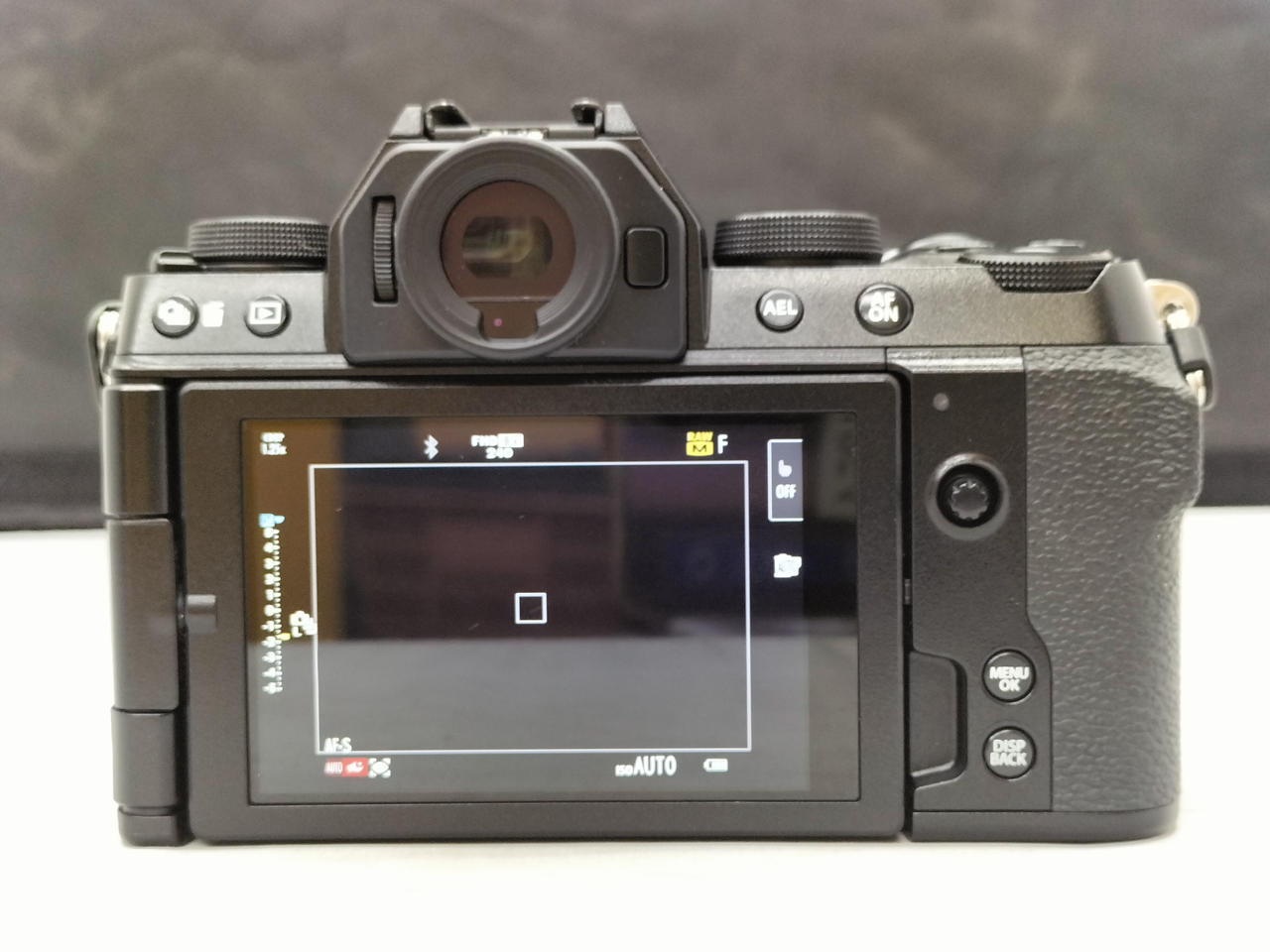 液晶に少しキズあります