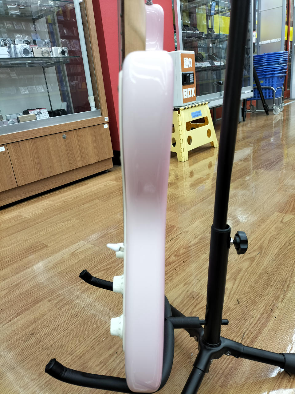 日焼けにより薄くなっています