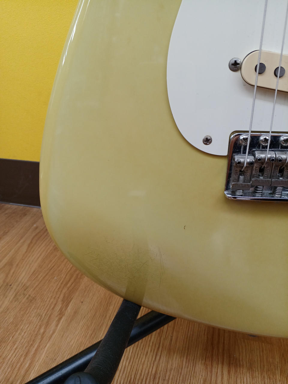 目立つキズあり。