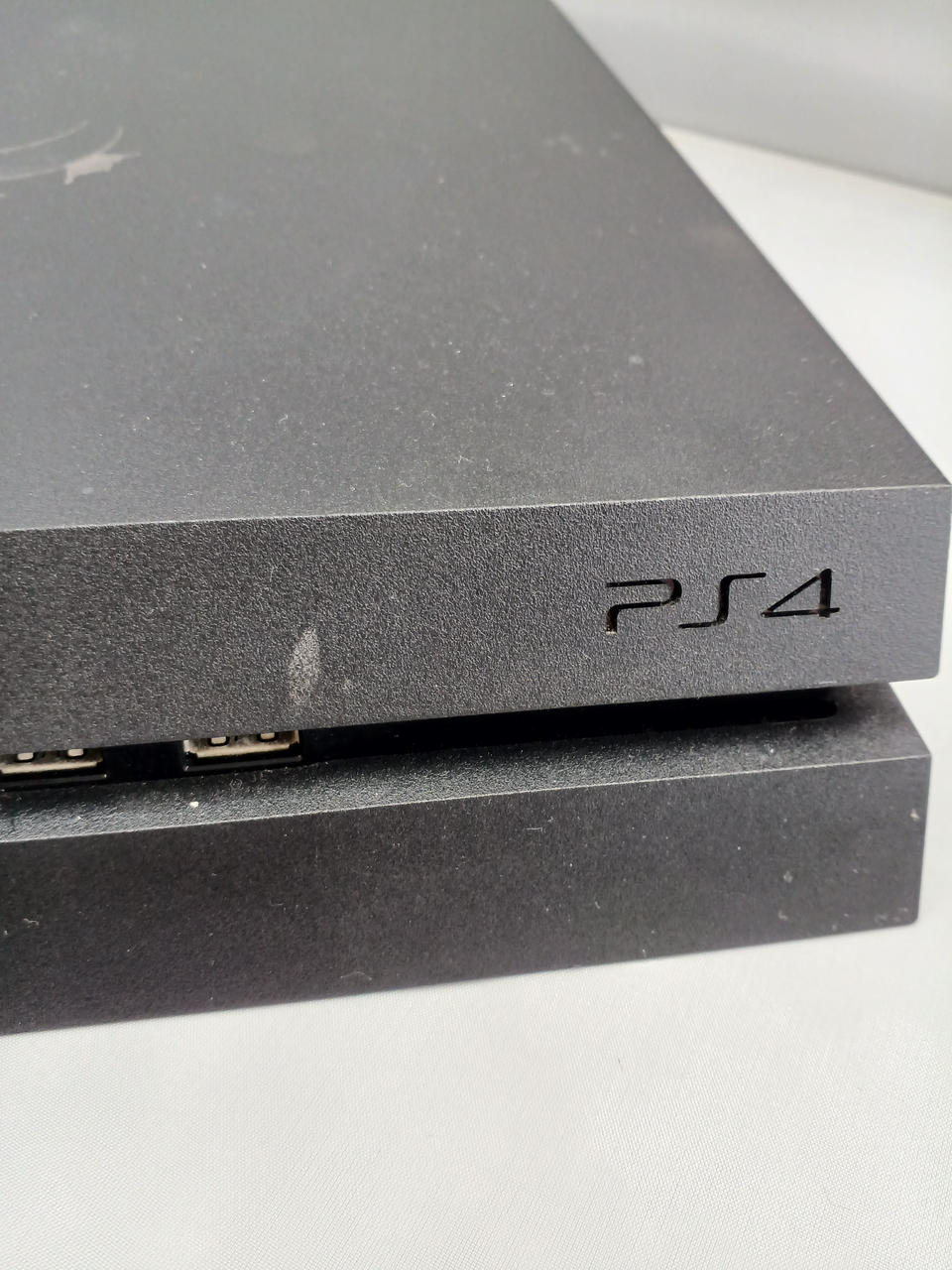 目立つ汚れあり。