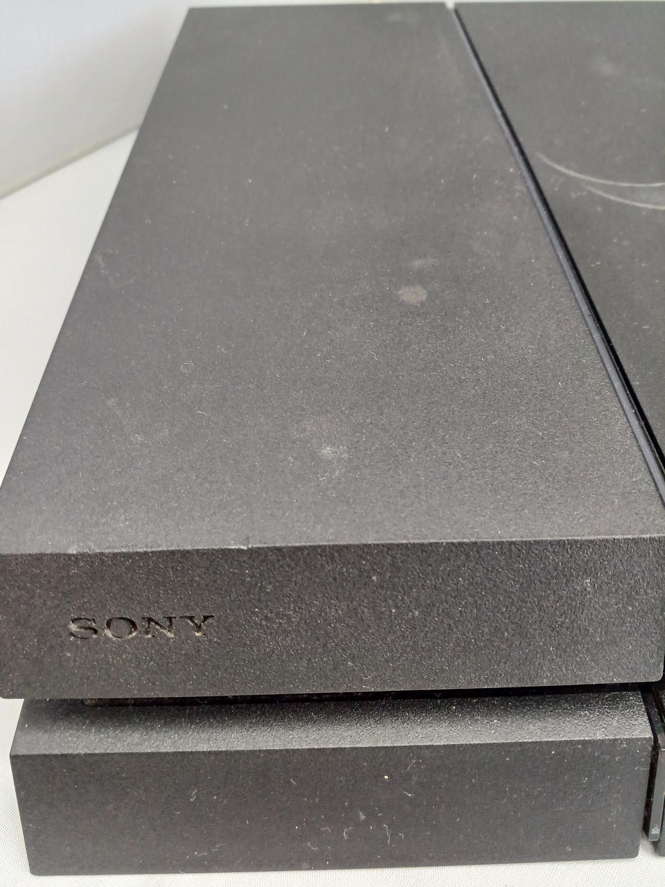 目立つ汚れあり。