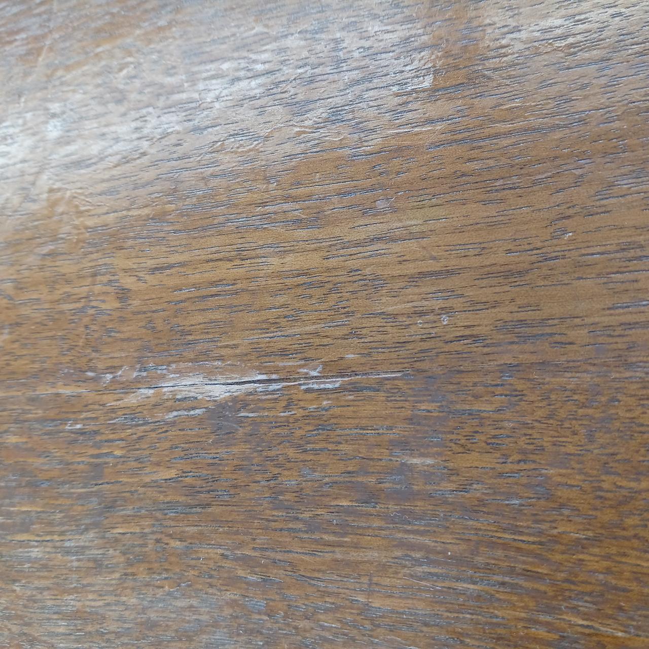 エンクロージャー割れあり。