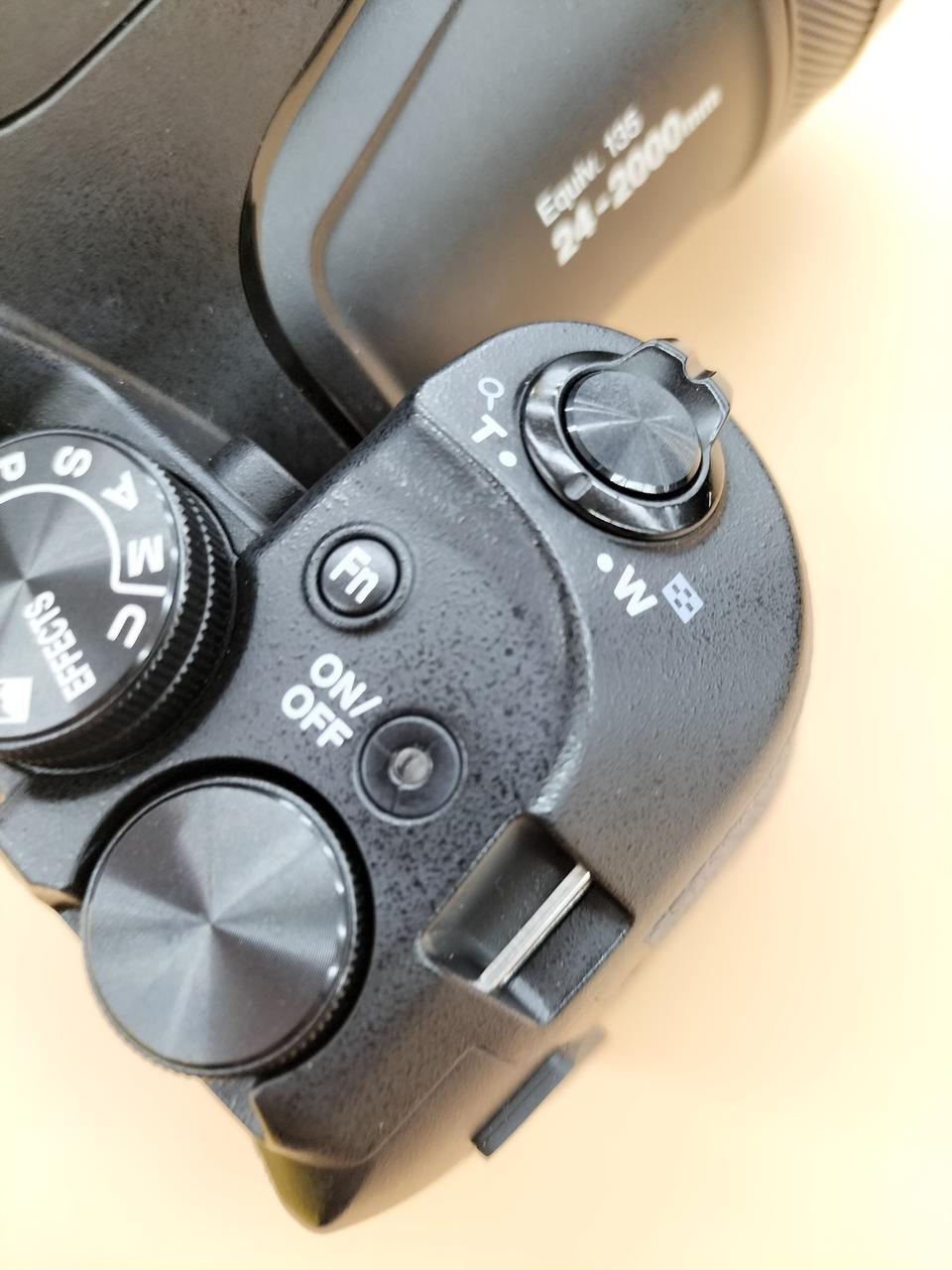 ON/OFFボタンに亀裂あり 反応はOK