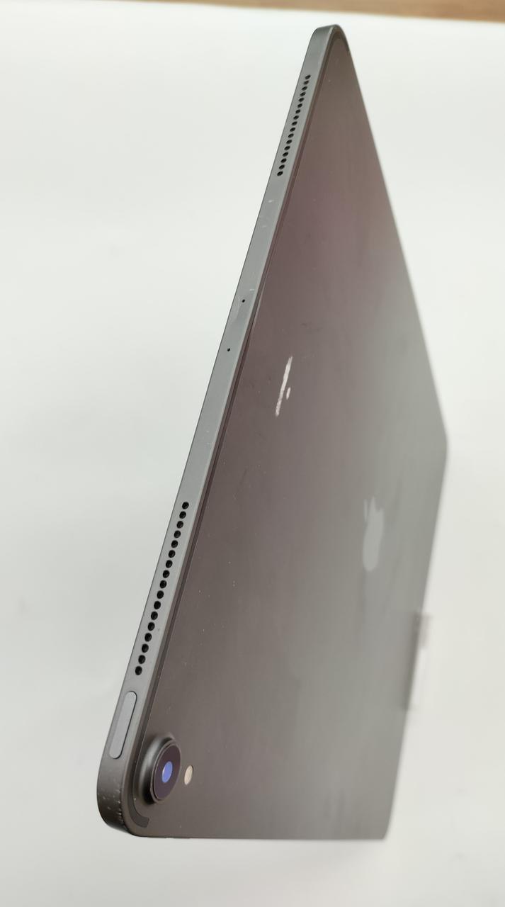 ※中央に僅かな凹みあり