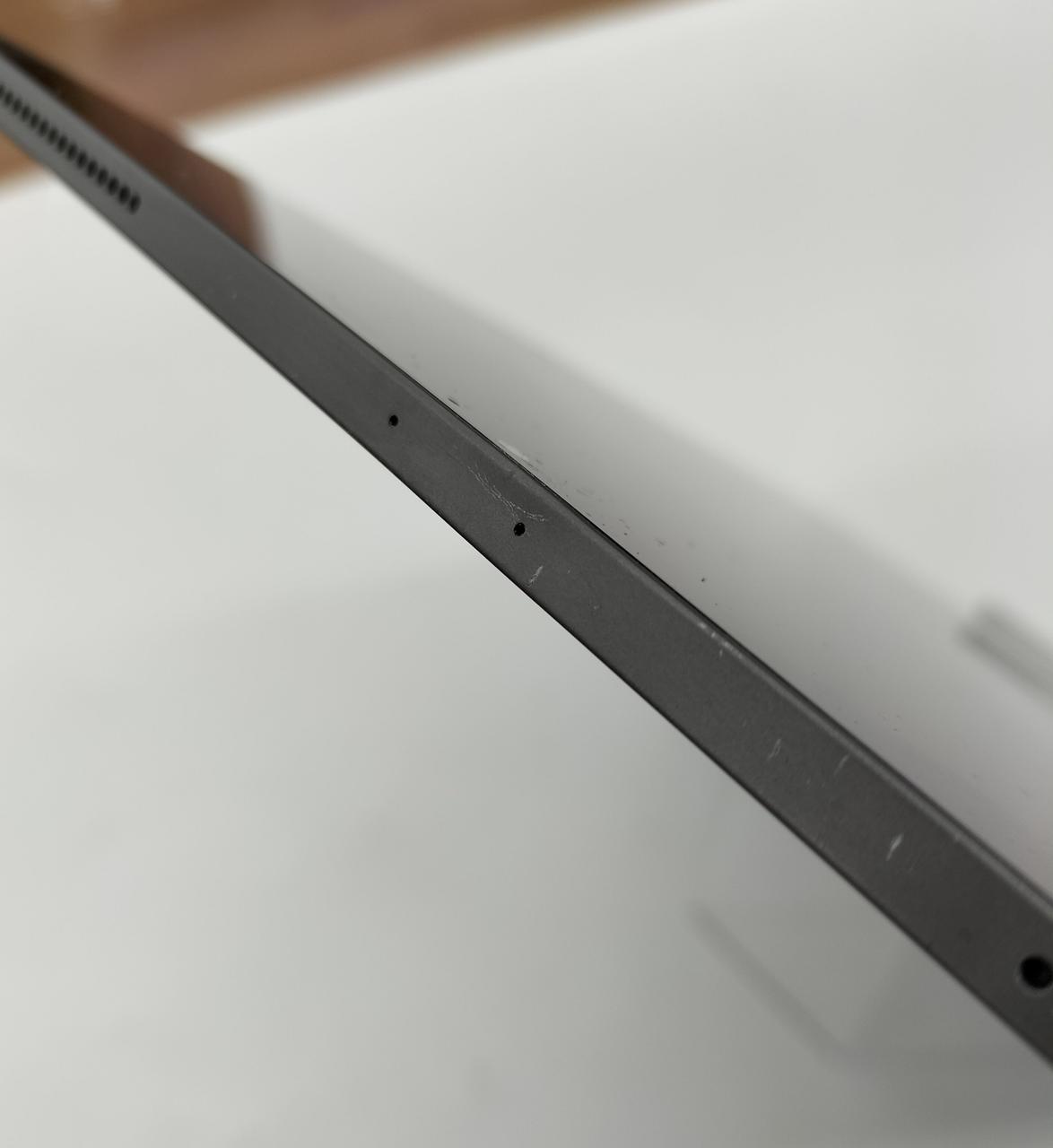 ※僅かな凹みあり